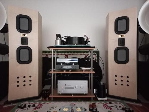 képen van egy Quantic DAC 