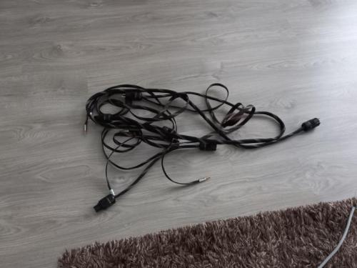 A homogén kábelezéssel sikerült elérni, hogy egyensúly van a rendszerben és nem viszket a seggünk jobbért.